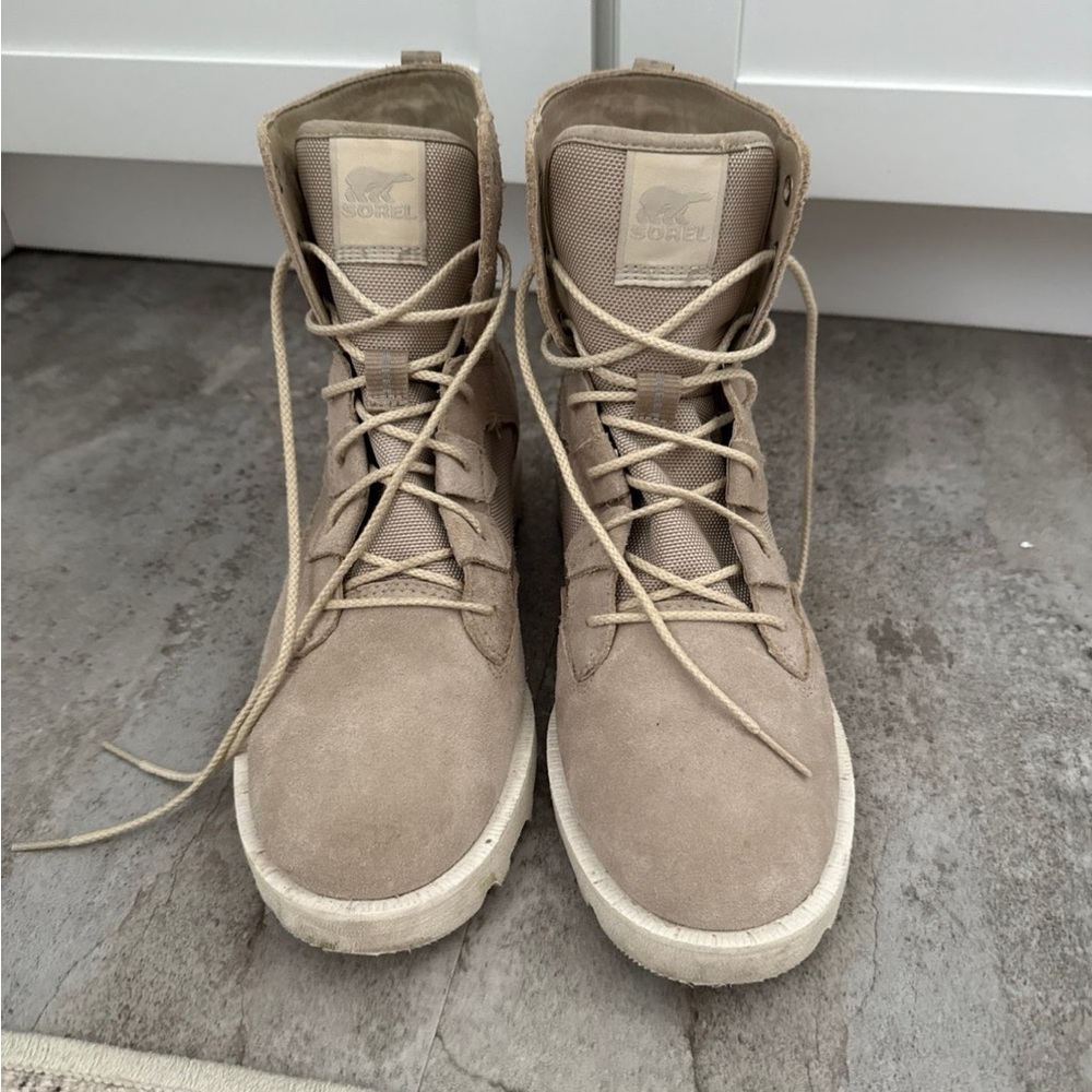 Sorel Women’s Beige Lace-Up Boots